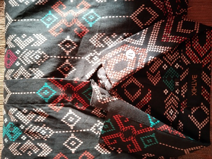 Sanvanina Kemeja Batik Songket  Lengan Panjang Slim Fit Sumba Black Songket