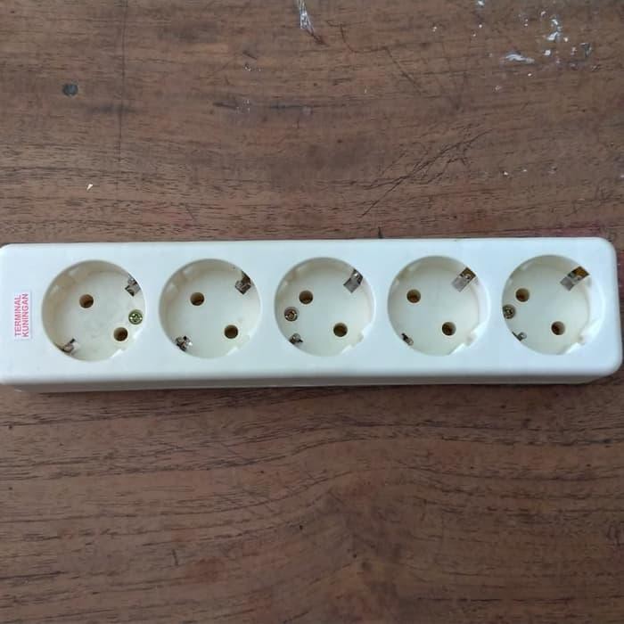 Dijual stop kontak tempel 5 lubang ESENZA perkakas Limited