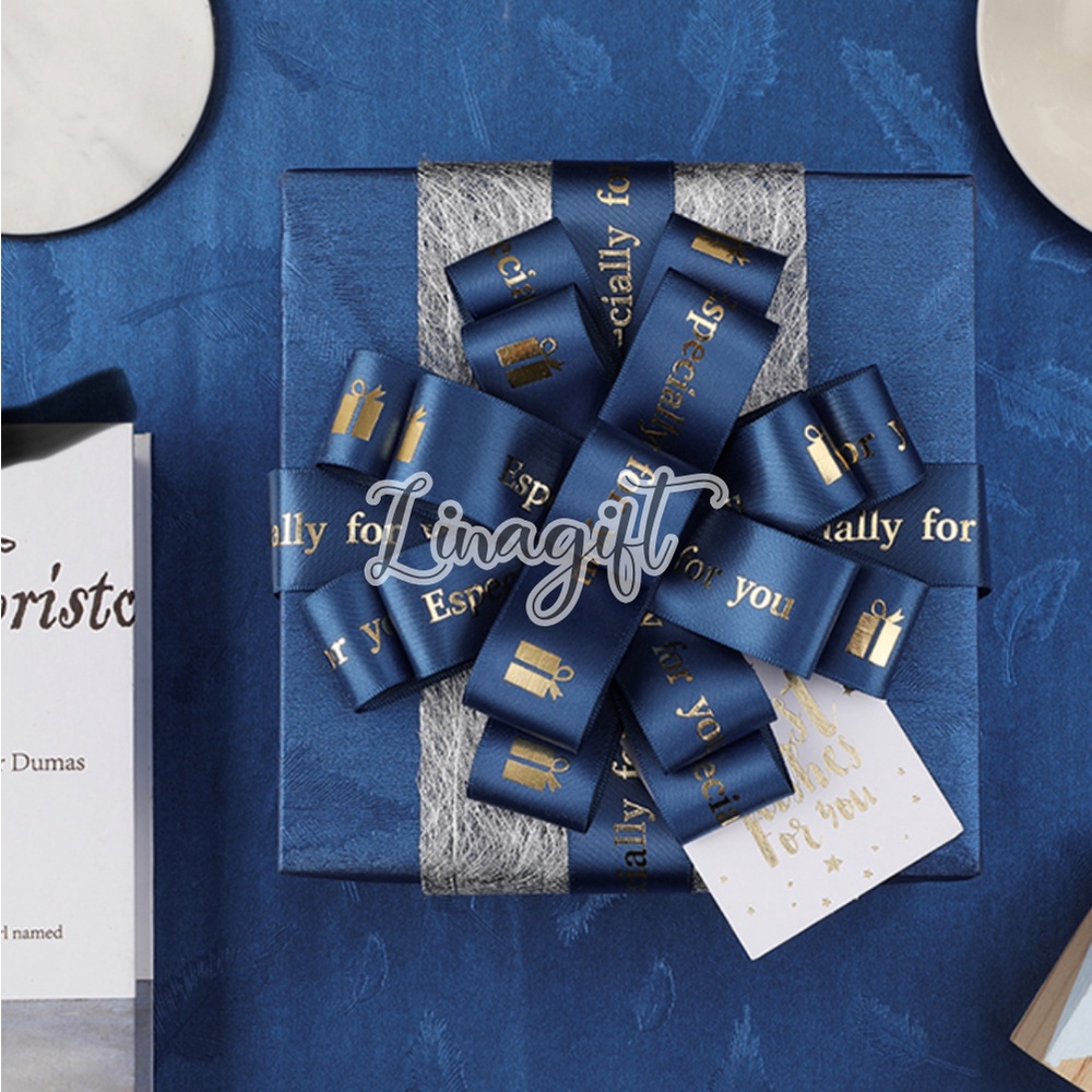 KERTAS EXCLUSIVE EMBOSSED FEATHER - GIFT WRAP PEARL PAPER / KERTAS KADO EXCLUSIVE DOFF TEXTURE 3D EMBOS TIMBUL GOLD PINK PURPLE NAVY BLUE BLACK GRAY SILVER RED MAROON TOSCA BLACK BUNGKUS HAMPERS LEBARAN SELAMAT IDUL FITRI EID MUBARAK HAPPY IDUL ADHA