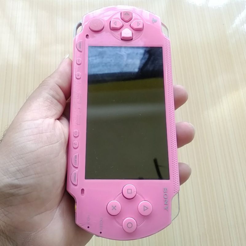Mainan Playstation Portable / Konsol PSP 1004 / 1000 Bekas Mati Brick
