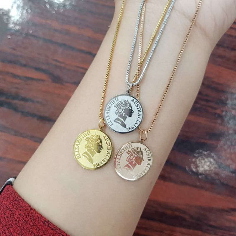 Kalung Rantai Gaya Retro Korea Dengan Liontin Koin Emas Untuk Wanita Kalung Gaya Barat Retro Coin Pendant Kualitas Tinggi