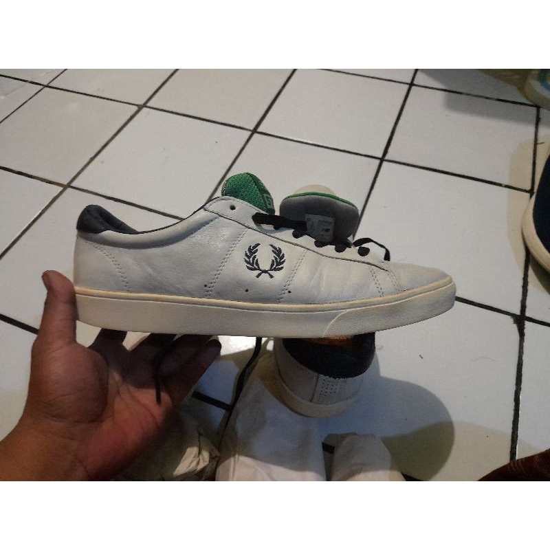 sepatu fred perry second branded