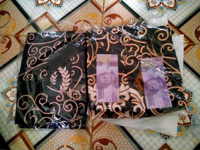 Batuk Keluarga  Gamis Batik  Kemeja Batik  Batik Anak