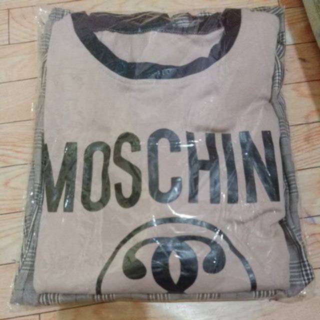 Setelan moschino