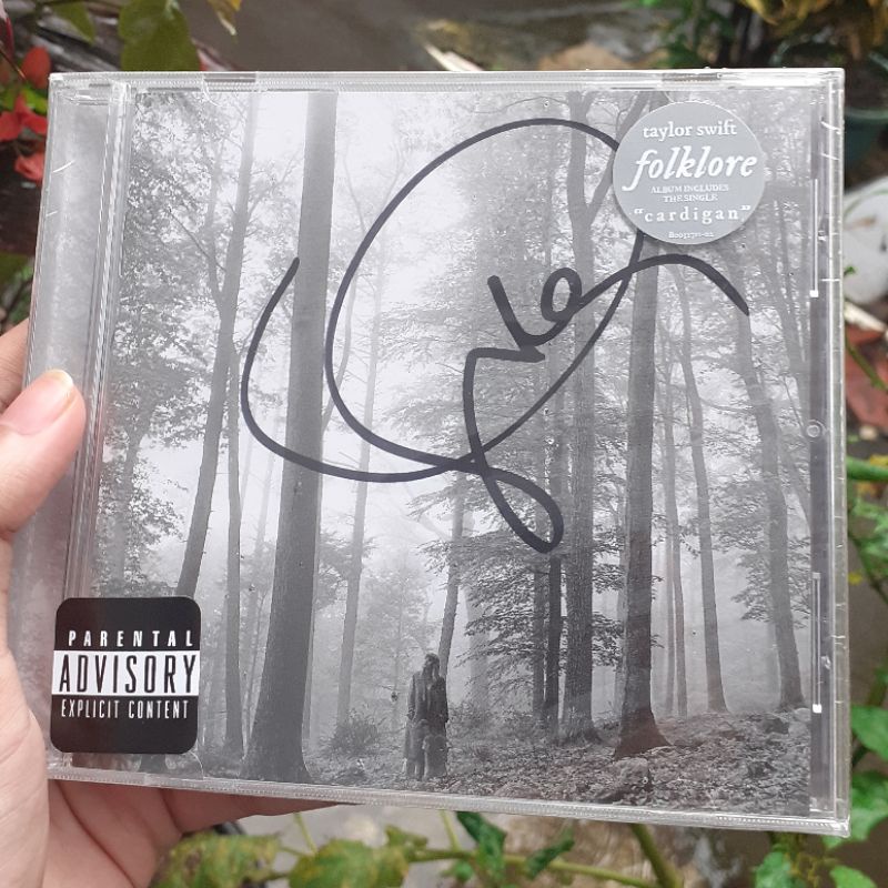 Grammy's Album Of The Years folklore signed CD Taylor Swift (LIMITED EDITION)