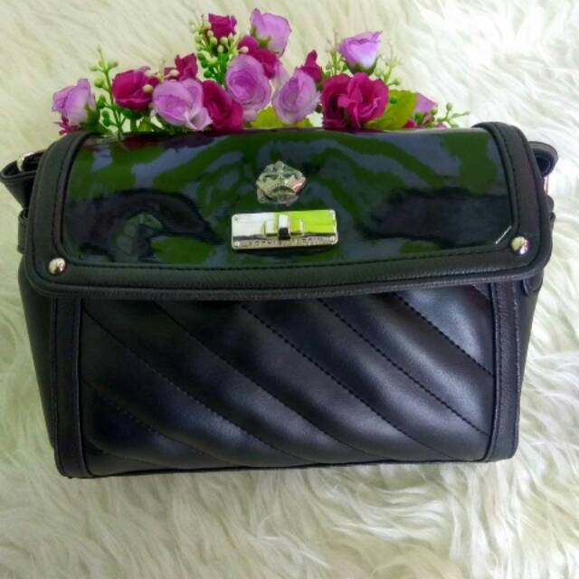 Tas slempang hitam shope martin