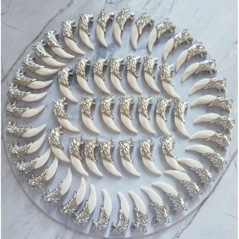 liontin gading kepala singa /gading gajah