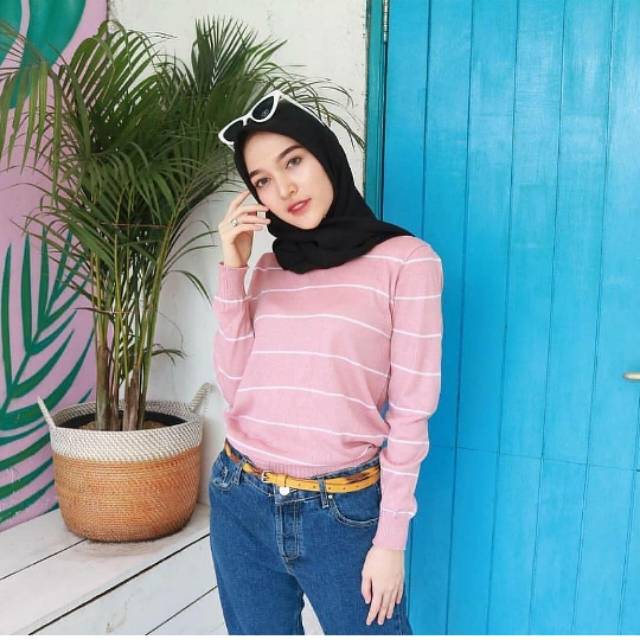 10+ Ide Ootd Sweater Rajut Kuning