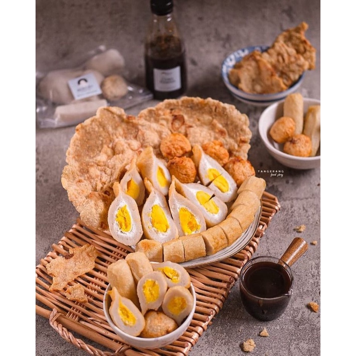 

Pempek Premium Paket D Frozen 36 Pcs + Cuko - PEMPEK BEKUKU - 100% Ikan Tenggiri Khas Palembang HALAL