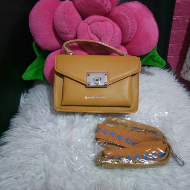 Tas ck warna kuning kunyit