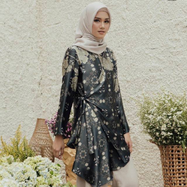 Poppy blouse wearing klamby