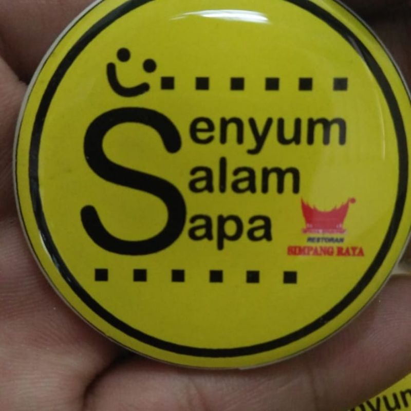 pin bahan akrilik-custom (peniti)