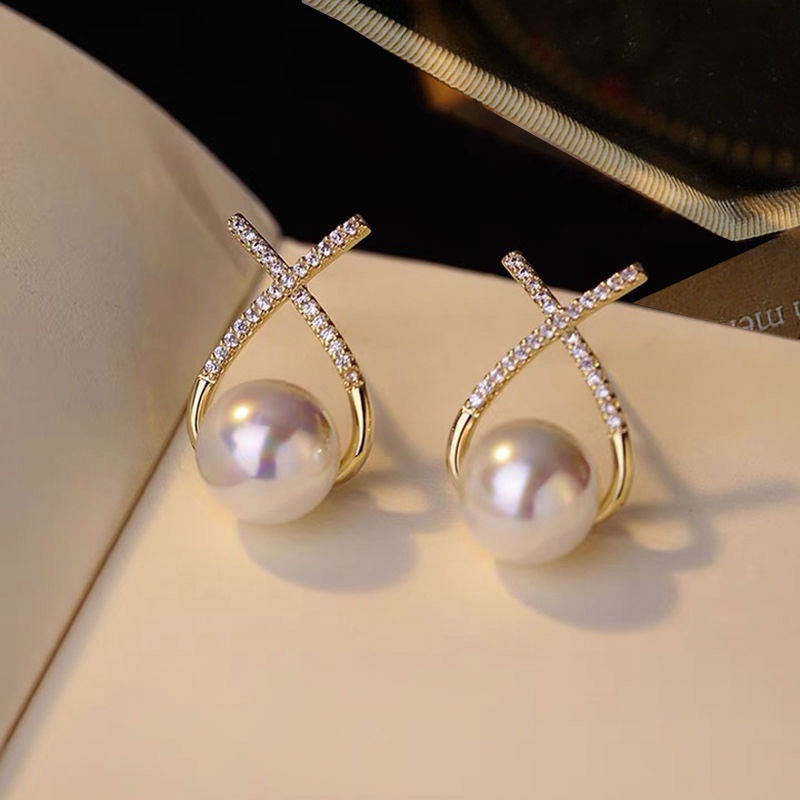 Anting Mutiara Desain Tulisan Hello Gaya Retro Untuk Wanita