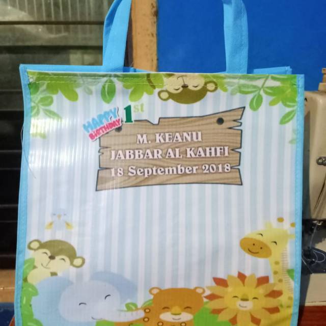 

Tas Ulang Tahun Box besar 22x22 Tebal