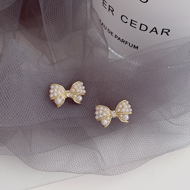 Anting Stud Desain Pita Aksen Mutiara Gaya Minimalis Korea Untuk Wanita