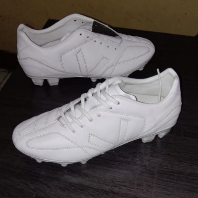 Sepatu Bola Volosh Anexa Full White.