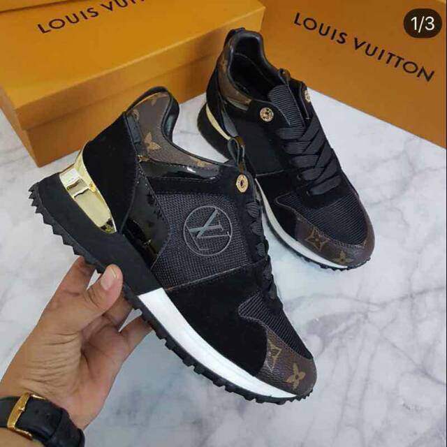 LV Sneaker mirror