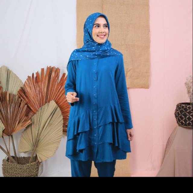 Preloved Ezra Ruffle set by Hagia size M