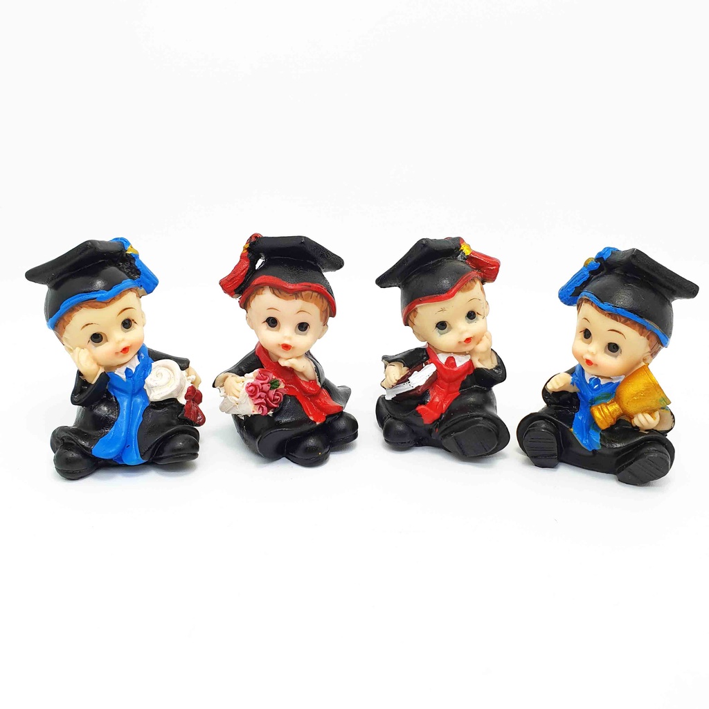 Patung Resin Wisuda Mungil Tinggi 7 cm  Lebar 4 cm