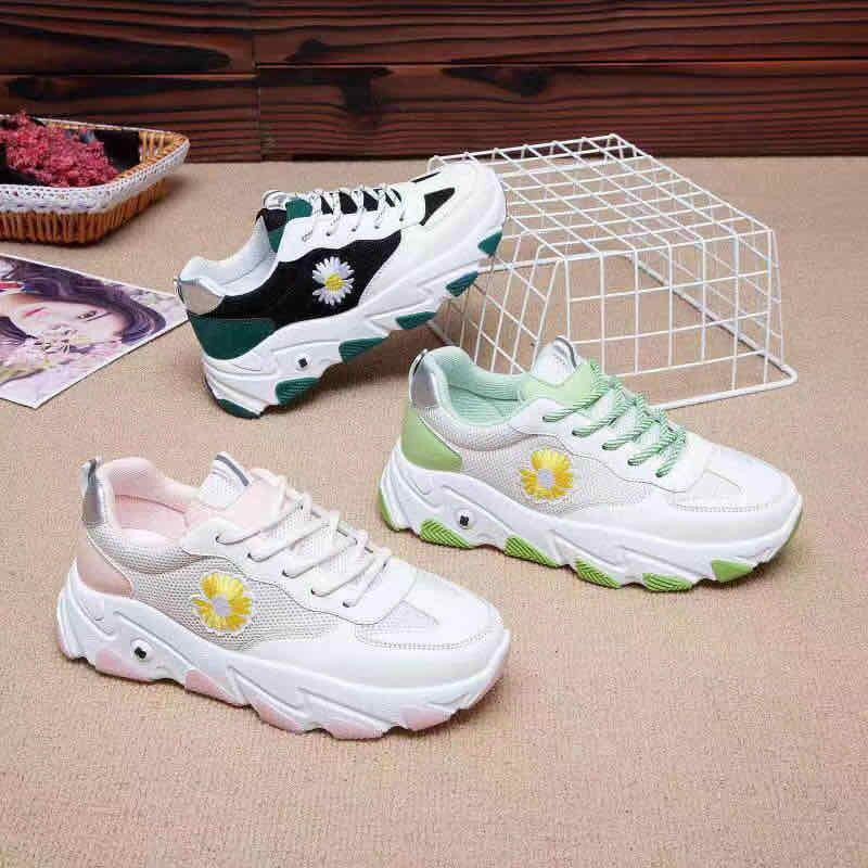 Sepatu Wanita Import Sneakers Sepatu Olahraga Sepatu Korea Yang Nyaman Sepatu Lari