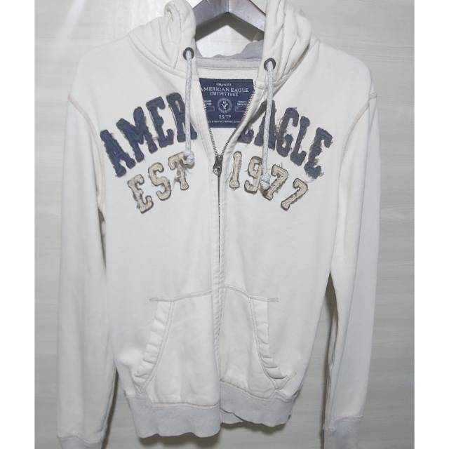 american eagle zip up sweater