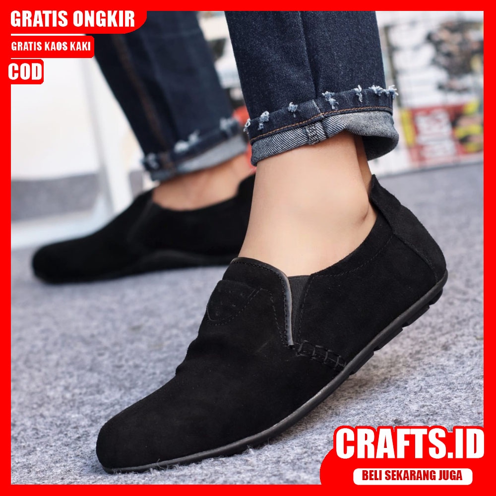 CRAFTS X STONE Sepatu Slip On Pria Kulit Asli Suede Cowok/Cowo Sepatu Casual Pria Antislip Slop Kerja Kantor Kondangan Sepatu Kasual Gaya Santai Kekinian Murah Terlaris Original