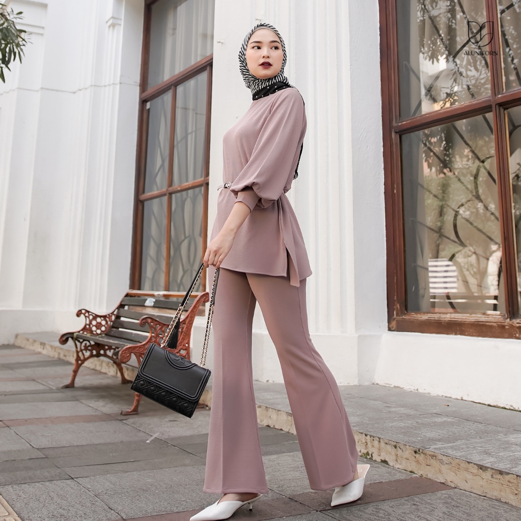 Elle Knit - One Set Wanita Import Shaqila Premium Setelan Wanita Celana Cutbray Stretch Knit Set LD 110 cm