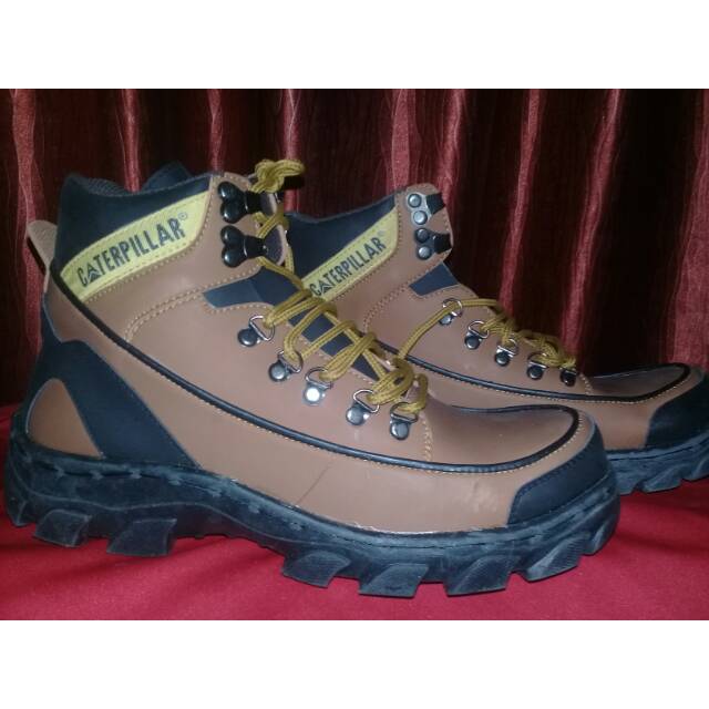 SEPATU SAFETY CATERPILLAR