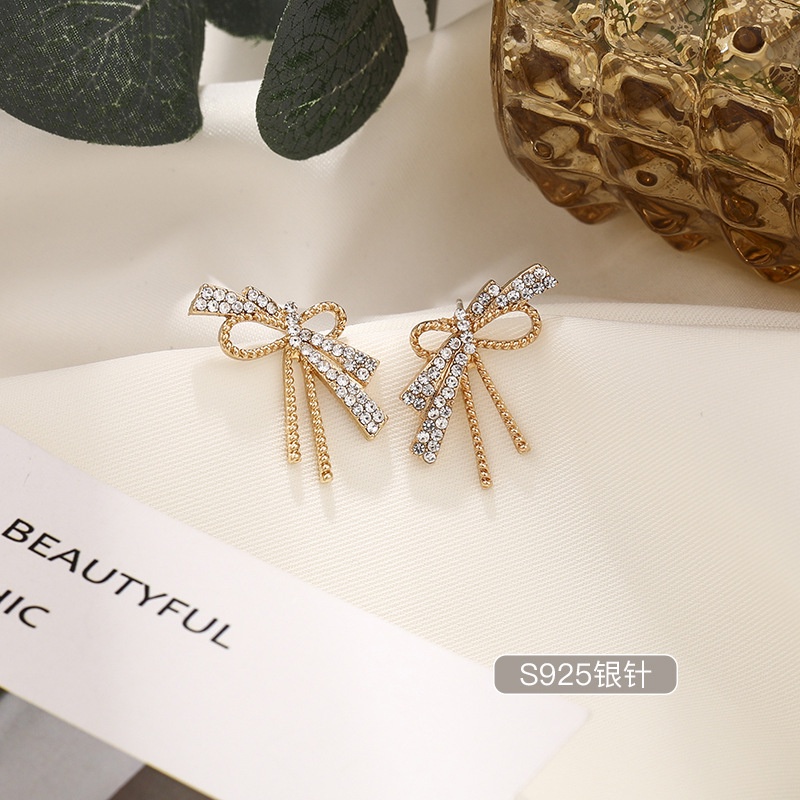 Anting Stud 925 Silver Needle Bentuk Pita Gaya Retro Untuk Wanita