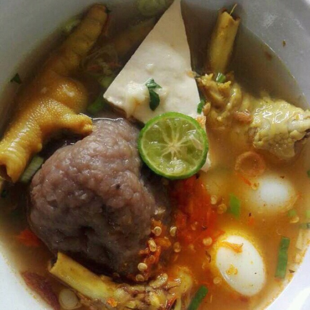 

Baso ikan komplit
