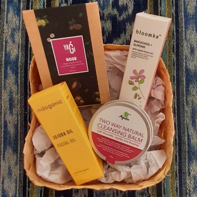 

CHRISTMAS HAMPER BEAUTY BOX SX542CX1S