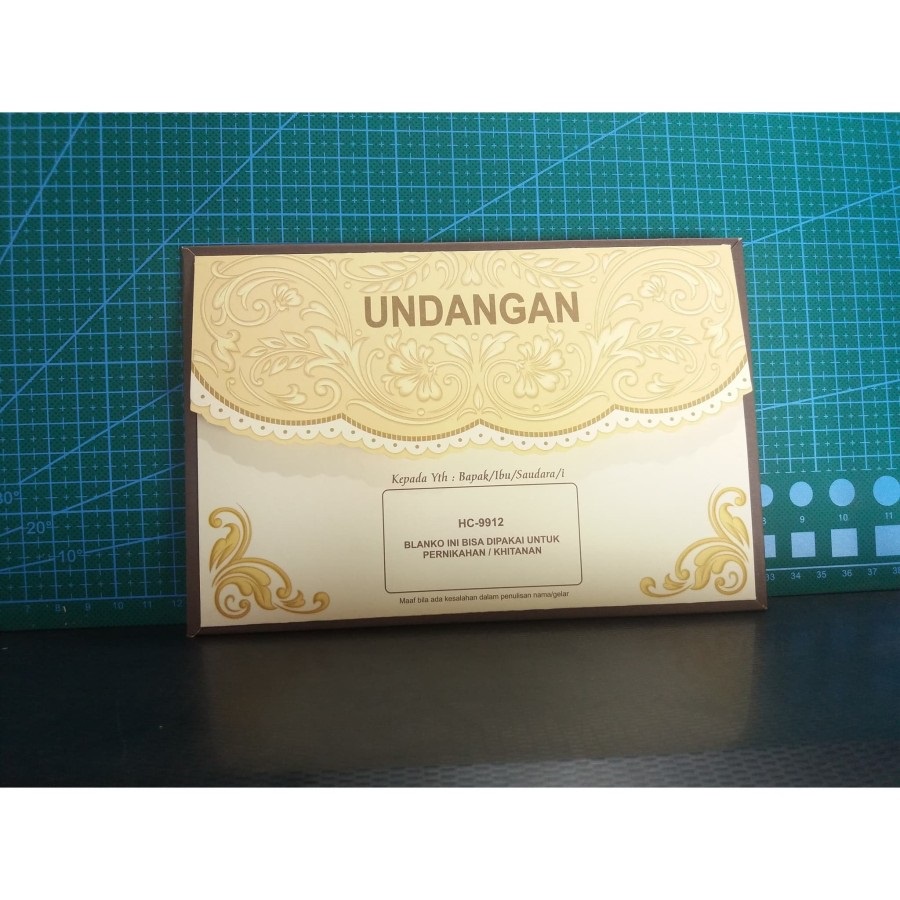 

Undangan Pernikahan Free Plastik + file setting Blangko ERBA HC-9912