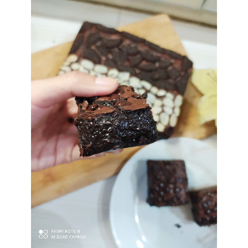 Brownies Bella Brownies Panggang Premium MELTED topping Silverqueen Milo Almond Oreo Personal Size II HAMPERS LEBARAN 2023