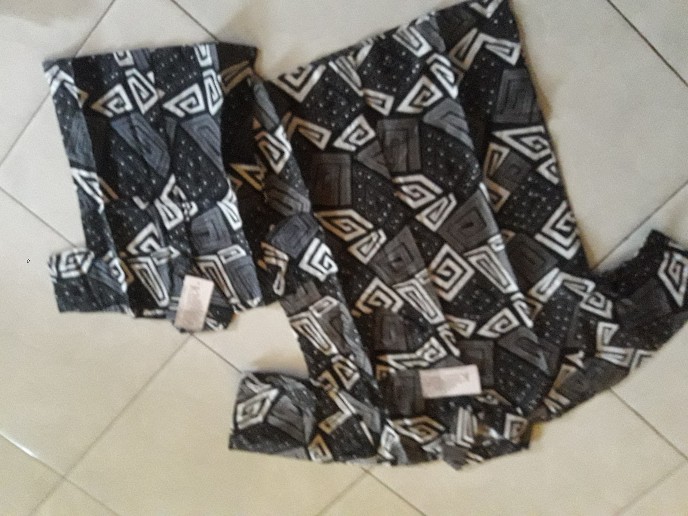 Couple Batik Ayah Anak Motif Mozaik Abu Size Anak Terlengkap