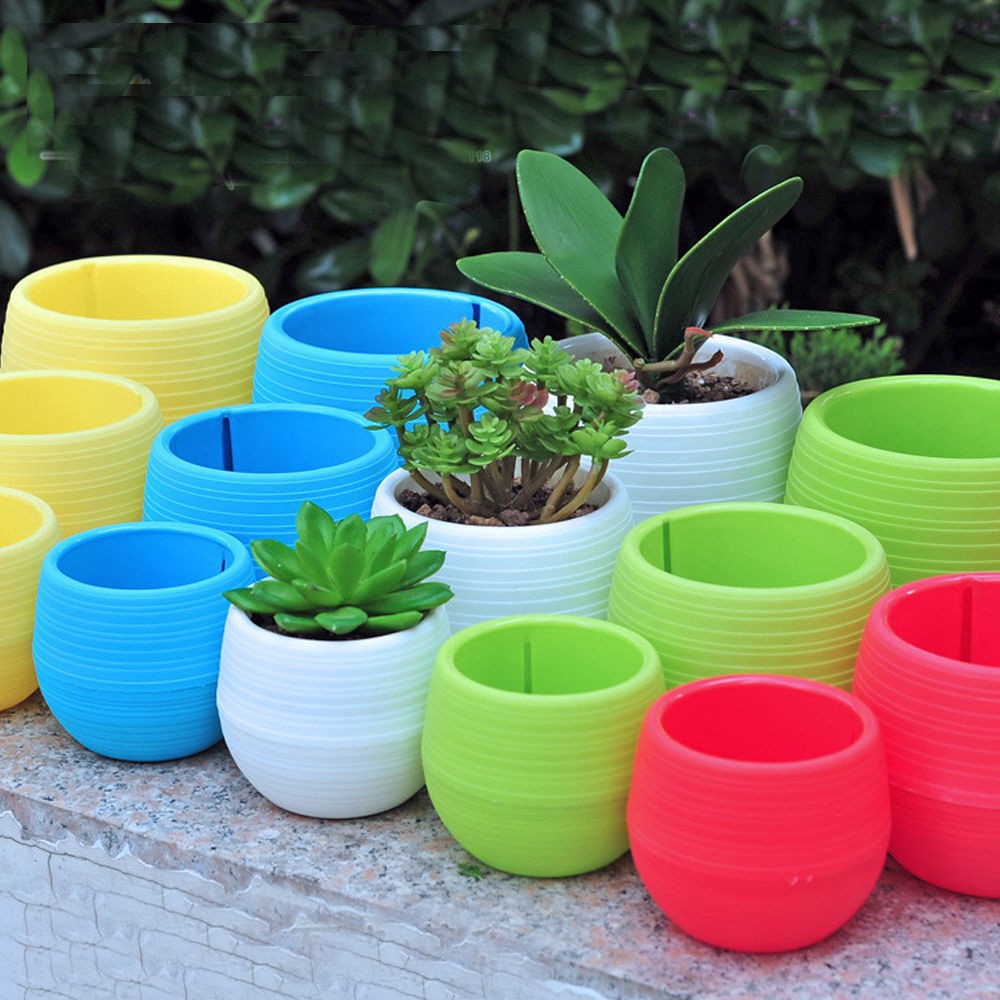 Pot Bunga Mini Bahan Plastik Warna Warni Ukuran 7 * 7cm