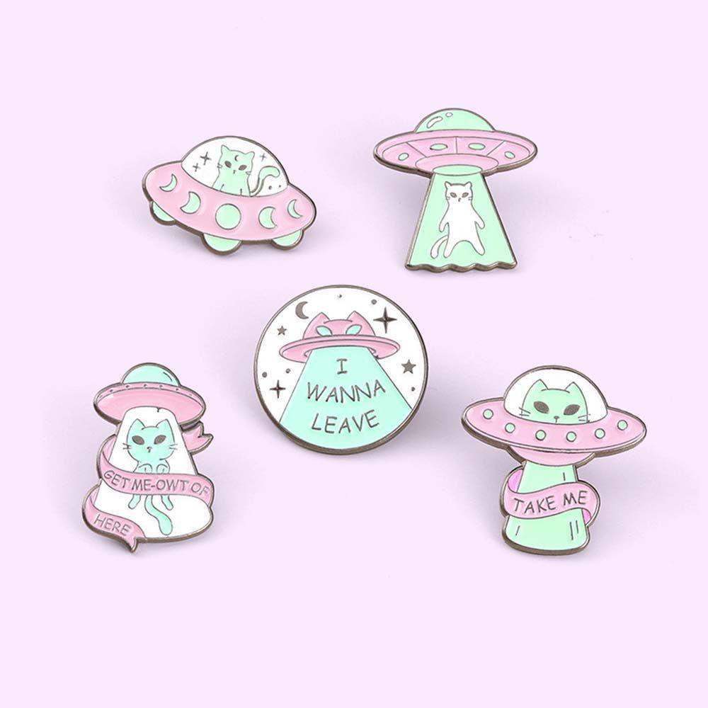 [Elegan] Bros Kucing Alien Lucu Kartun Aksesoris Perhiasan Kucing Alien Escape Disini Lencana Pin Enamel Pin