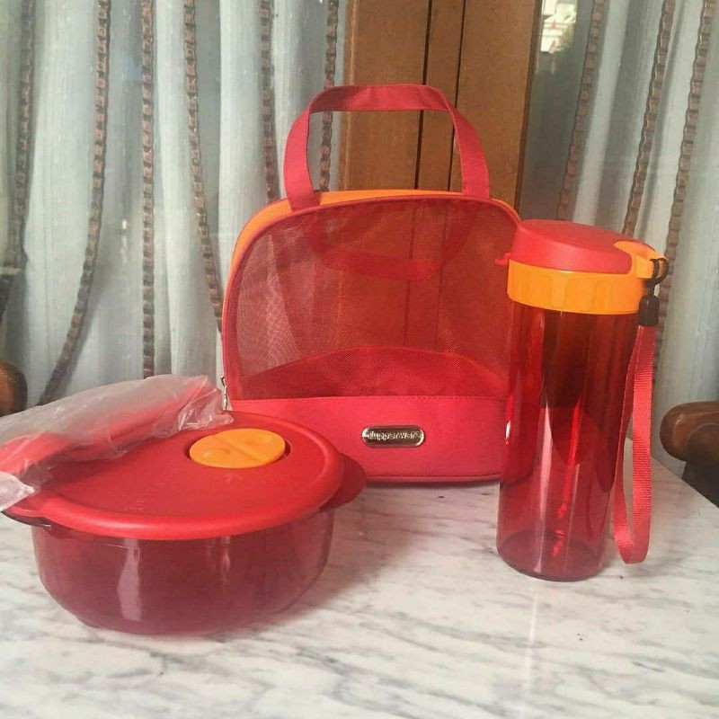 Pretty Glam red tupperware / tempat makan set