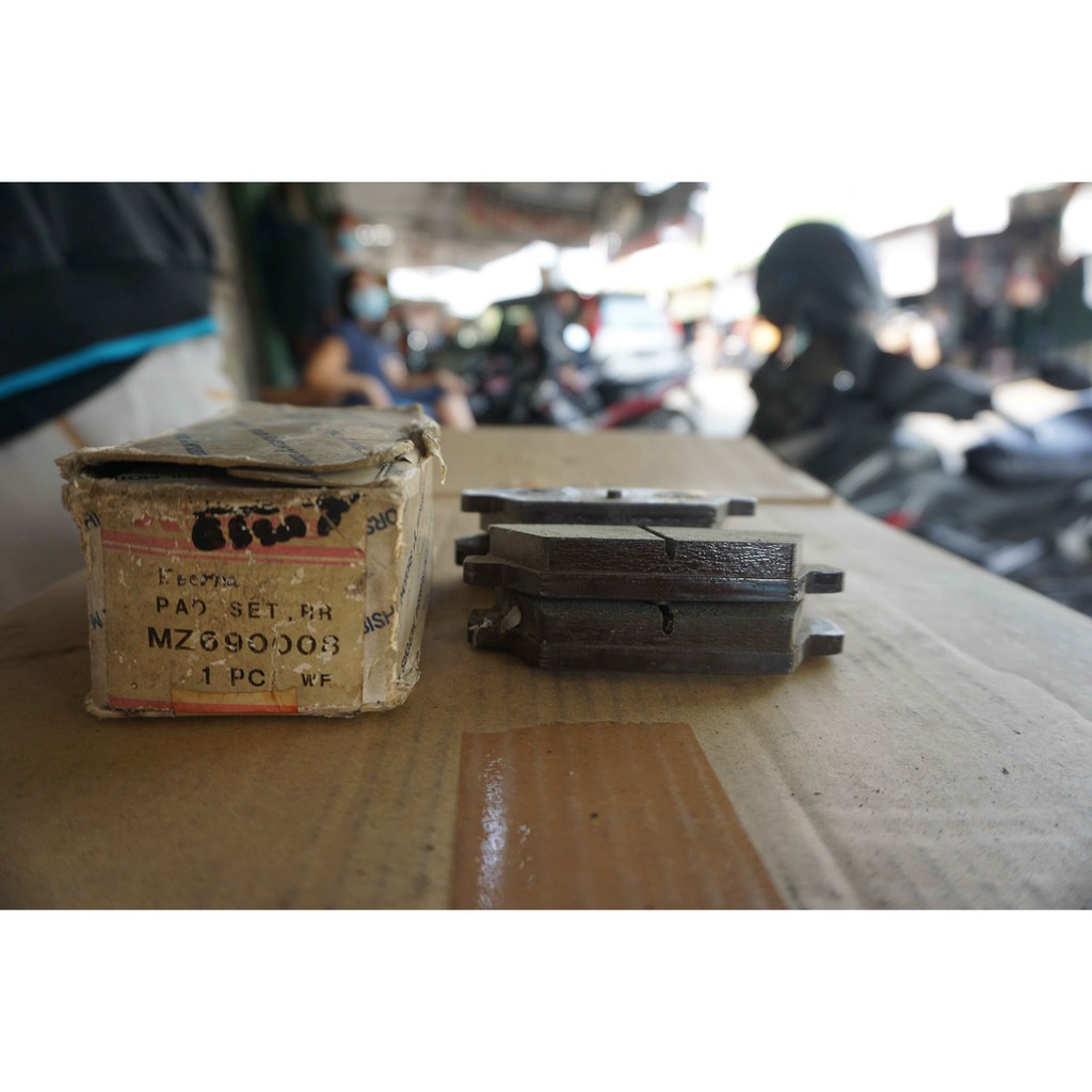 Brake Pads Kampas Rem Belakang Mitsubishi Eterna ASLI/ORIGINAL!