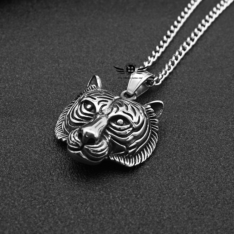 Kalung Liontin Kepala Harimau Bahan Titanium Steel Gaya Punk Rock Untuk Pria