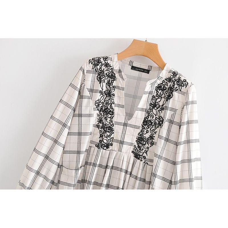 [baju wanita korea]  Mini Dress Kotak Putih Lengan Panjang Wanita Korea Import