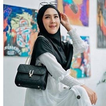 Harga TERMURAAH.. [Zea Official]- Tas Selempang Wanita Slingbag Quilted Sling Bag - Tas Rantai Ulir 