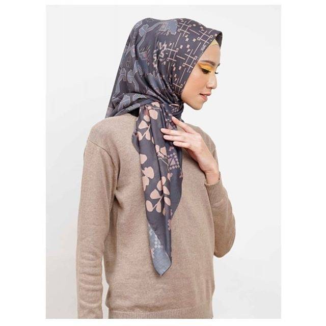 Semanggi Scarf Restu Anggraini
