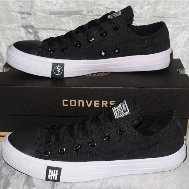  SEPATU  CT II warna HITAM ukuran  37 38  39 40 41 42 43 