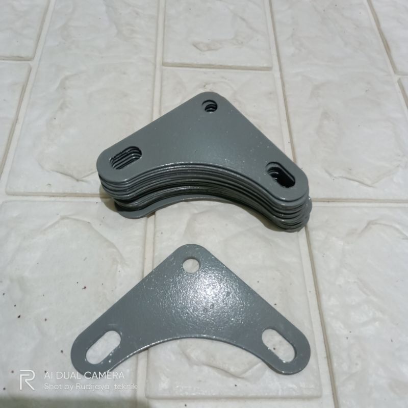 PLAT BESI SIKU LUBANG SERBA GUNA BUAT RAK