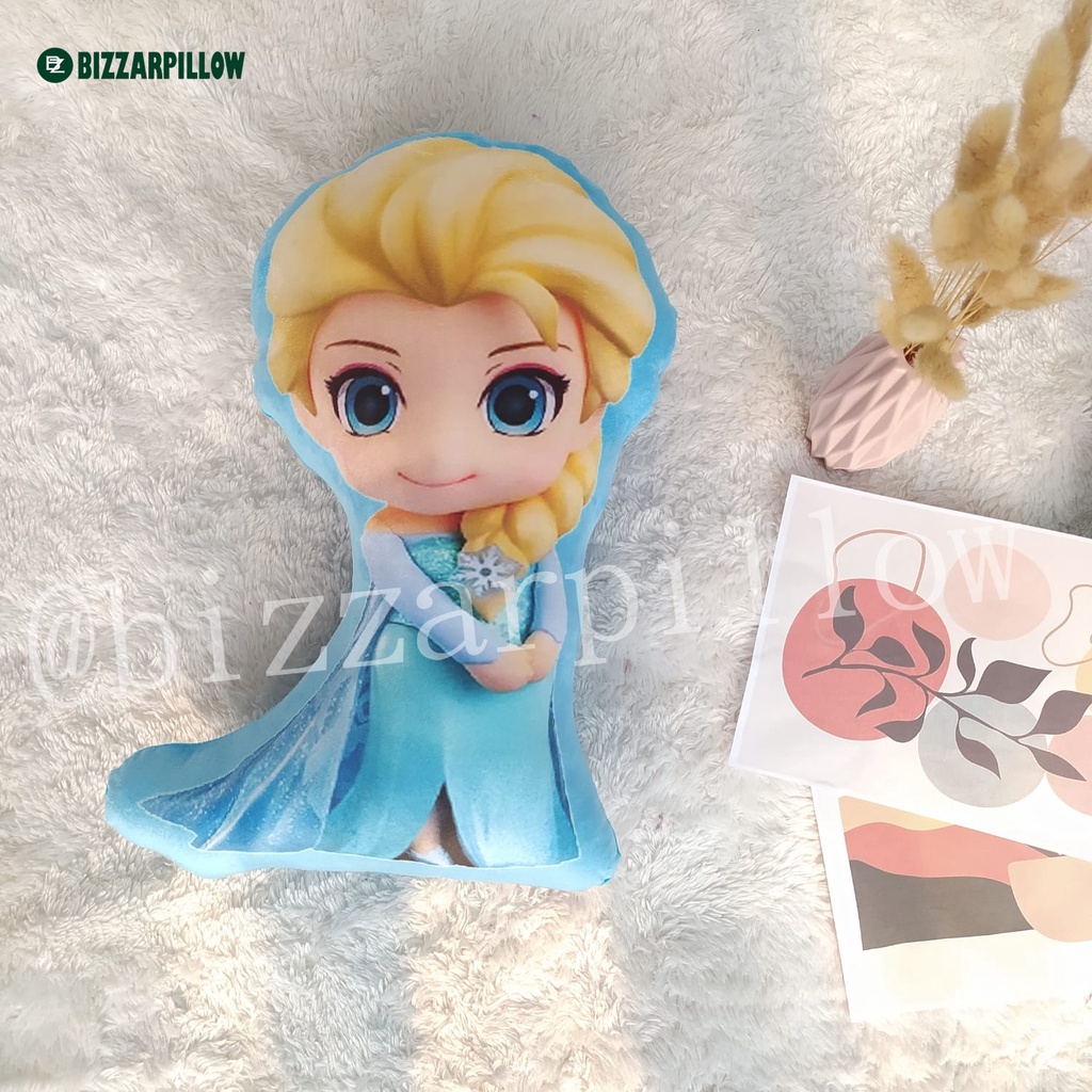 Bizzarpillow Bantal Karakter Elsa Anna Size L BZ047