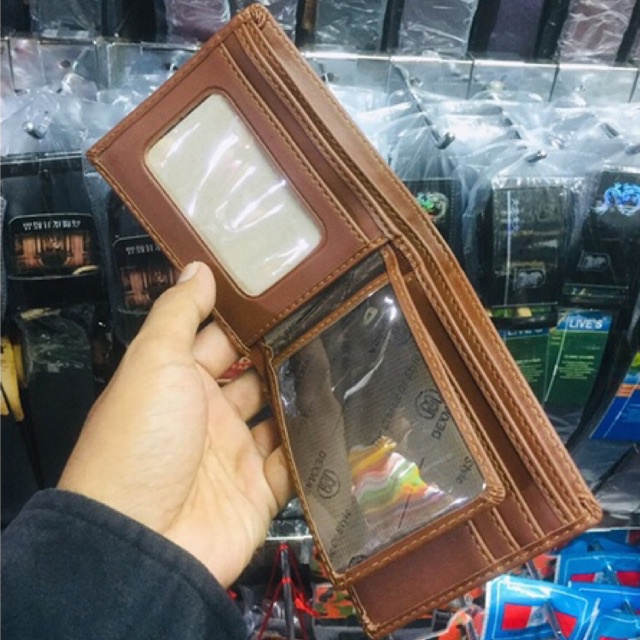 Anton Hilmanto X Dexmara dompet lipat dua bahan kulit sintetis lokal motif embos full logo #dompet #dompetlipat #dompetlokal #dompetpria #dompetcowok