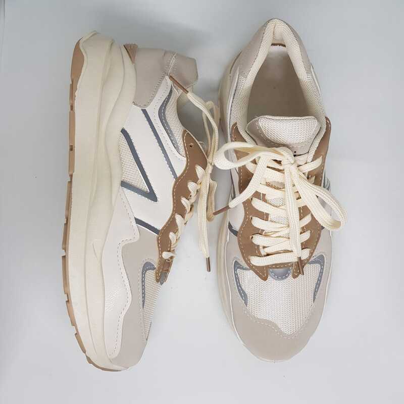 Sepatu Sneakers Wanita 02025620