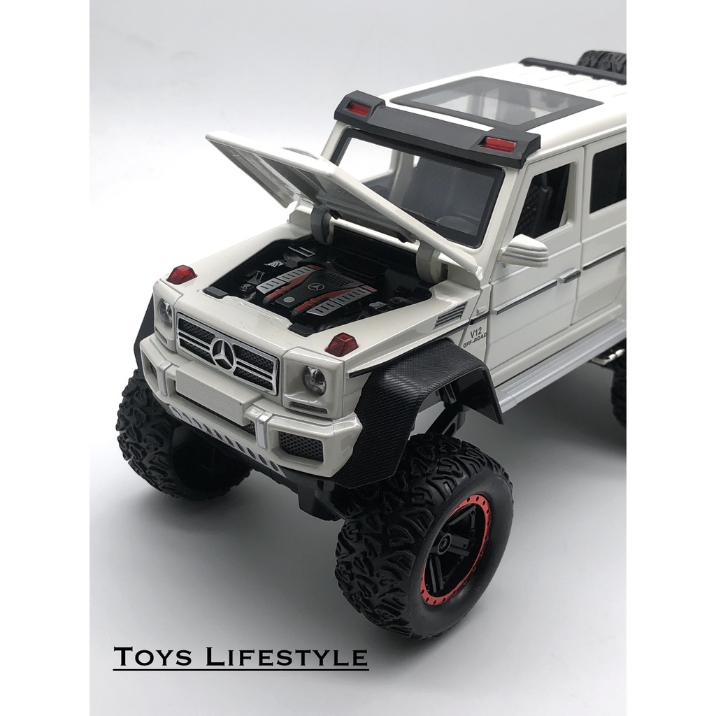 Mainan Mobil Diecast Mercedes Benz G63 AMG 1:22 (Putih)