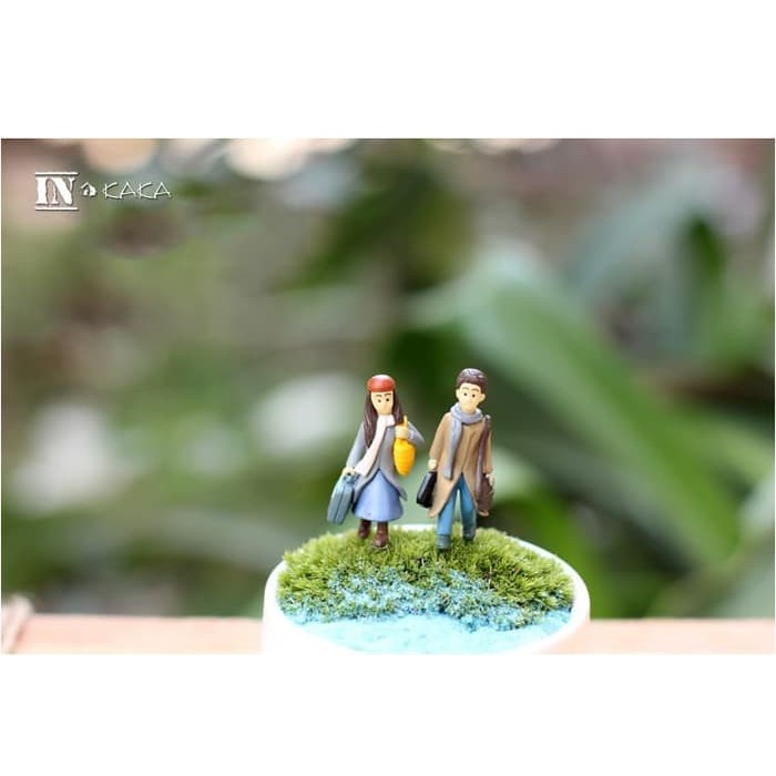 Miniatures - Man and Woman Traveler (1pcs)