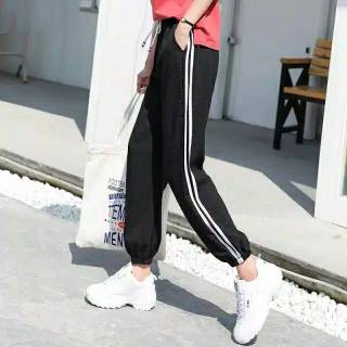 CELANA JOGGER STRIPE PANTS MOSCREPE KOREAN STYLE Shopee CELANA JOGGER STRIPE PANTS MOSCREPE KOREAN STYLE Shopee